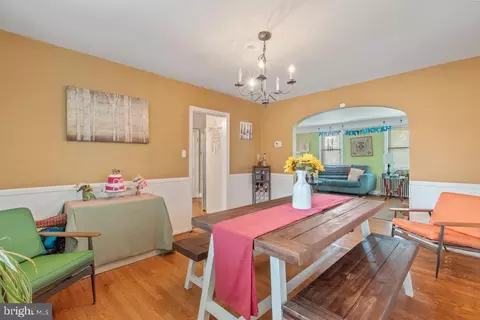 Dining - 32 Manor Ave, Baltimore, MD 21206 photo 2 of 3