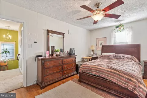 Bedroom - 32 Manor Ave, Baltimore, MD 21206 photo 3 of 3