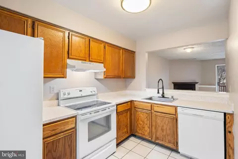 Kitchen - 517 Gloucester Ct, Middle River, MD 21220 photo 2 of 2