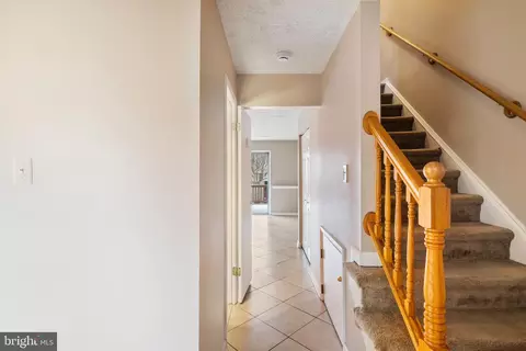 Entry Way - 517 Gloucester Ct, Middle River, MD 21220 photo 1 of 3