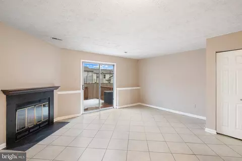 Living - 517 Gloucester Ct, Middle River, MD 21220 photo 3 of 3