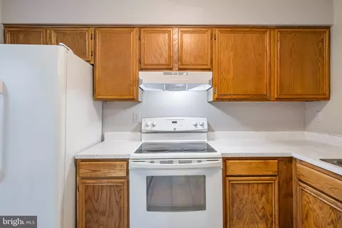 Kitchen - 517 Gloucester Ct, Middle River, MD 21220 photo 1 of 2