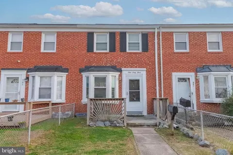 963 Middlesex Rd, Essex, MD 21221