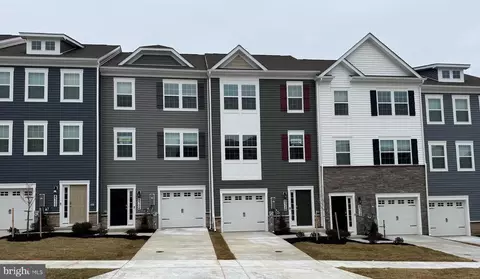8326 Dieter Dr, Rosedale, MD 21237
