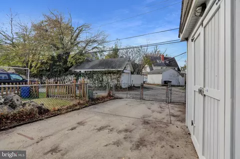 Exterior - 28 Eastship Rd, Dundalk, MD 21222 photo 7 of 9