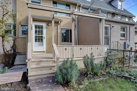 Exterior - 28 Eastship Rd, Dundalk, MD 21222 photo 4 of 9