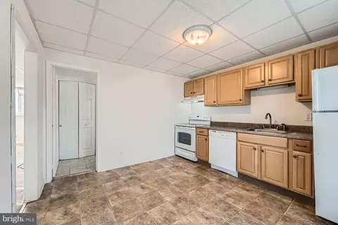 Kitchen - 4 Yawmeter Dr, Middle River, MD 21220 photo 2 of 2