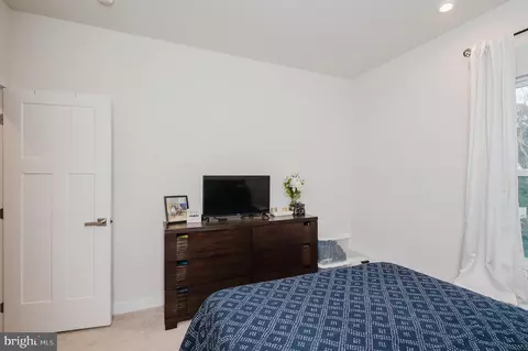 Bedroom - 2818 Shaws Rd, Sparrows Point, MD 21219 photo 3 of 5