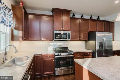 Kitchen - 2818 Shaws Rd, Sparrows Point, MD 21219 photo 2 of 2