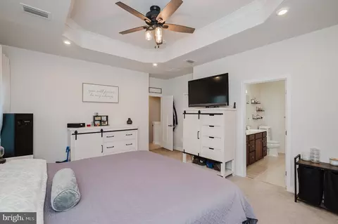 Entry Way - 2818 Shaws Rd, Sparrows Point, MD 21219 photo 4 of 8