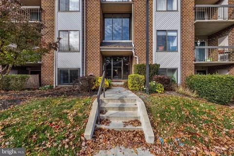 4 Mullingar Ct #101, Lutherville Timonium, MD 21093