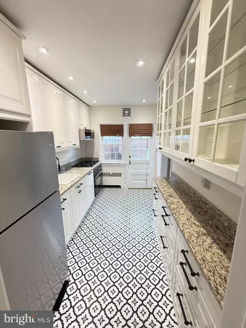 303 Dumbarton Rd, Baltimore, MD 21212 photo 2