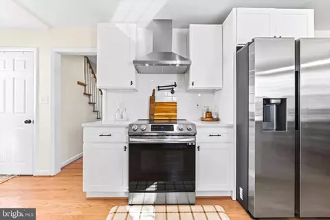 Kitchen - 519 Dunkirk Rd, Baltimore, MD 21212 photo 2 of 7