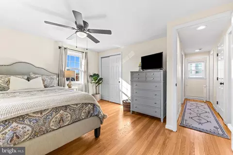 Bedroom - 519 Dunkirk Rd, Baltimore, MD 21212 photo 8 of 10