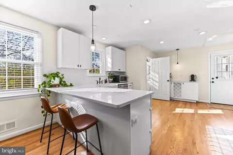 Kitchen - 519 Dunkirk Rd, Baltimore, MD 21212 photo 5 of 7