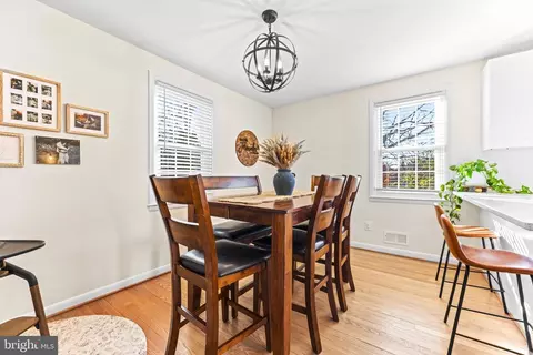Dining - 519 Dunkirk Rd, Baltimore, MD 21212 photo 1 of 1