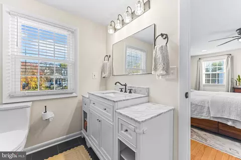 Bath - 519 Dunkirk Rd, Baltimore, MD 21212 photo 1 of 4