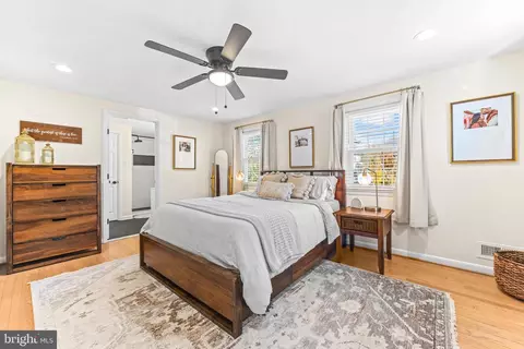 Bedroom - 519 Dunkirk Rd, Baltimore, MD 21212 photo 2 of 10