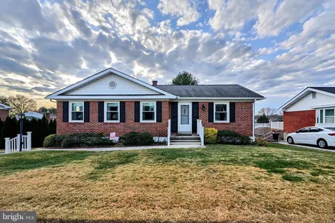 9010 Perring Park Rd, Parkville, MD 21234