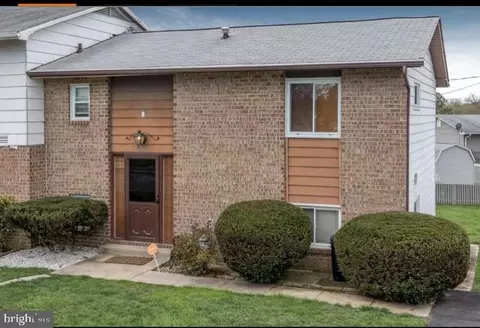 8313 Lacewood Ln, Pikesville, MD 21208