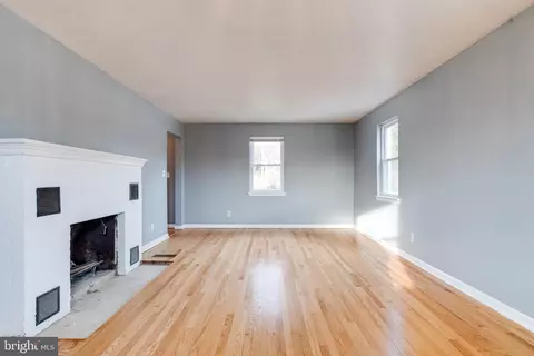 Living - 8617 Windsor Mill Rd, Windsor Mill, MD 21244 photo 6 of 14