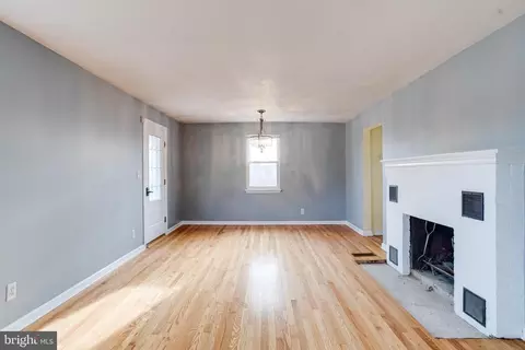 Living - 8617 Windsor Mill Rd, Windsor Mill, MD 21244 photo 2 of 14