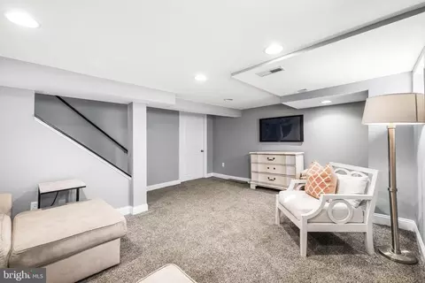 727 Dunkirk Rd, Baltimore, MD 21212 photo 37