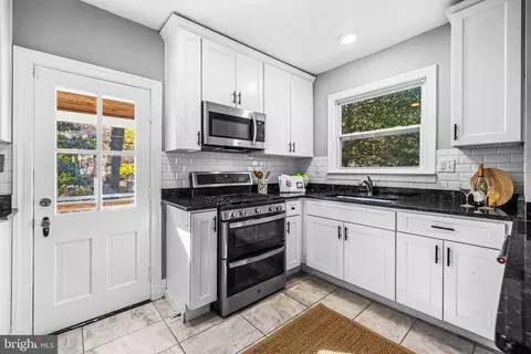 727 Dunkirk Rd, Baltimore, MD 21212 photo 14