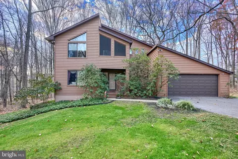 7 Huntfield Ct, Owings Mills, MD 21117