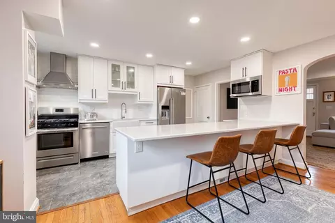 Kitchen - 152 Brandon Rd, Baltimore, MD 21212 photo 4 of 9