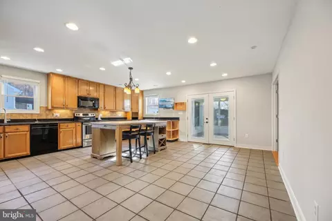 7189 Cunning Cir, Middle River, MD 21220 photo 12