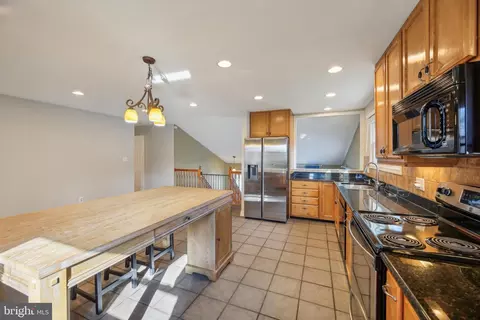 7189 Cunning Cir, Middle River, MD 21220 photo 13