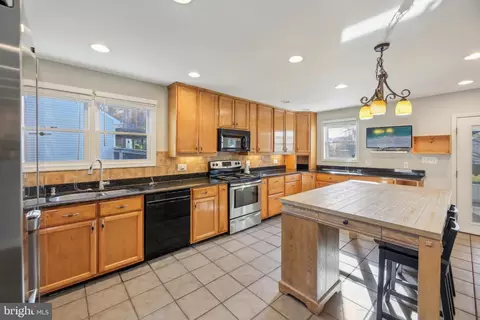 7189 Cunning Cir, Middle River, MD 21220 photo 15