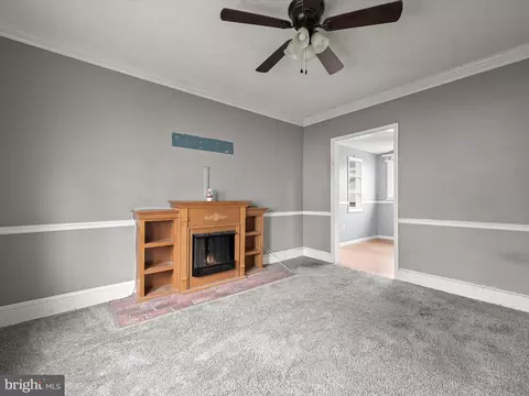 Living - 210 Lavern Ave, Halethorpe, MD 21227 photo 3 of 4
