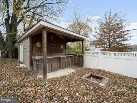 Exterior - 210 Lavern Ave, Halethorpe, MD 21227 photo 12 of 16