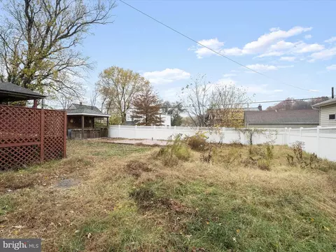 Exterior - 210 Lavern Ave, Halethorpe, MD 21227 photo 10 of 16