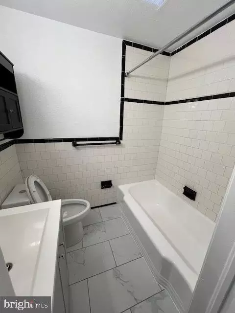 Bath - 619 48th St, Baltimore, MD 21224 photo 1 of 2