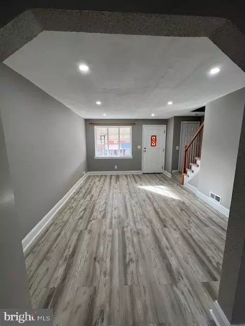 Living - 619 48th St, Baltimore, MD 21224 photo 2 of 2