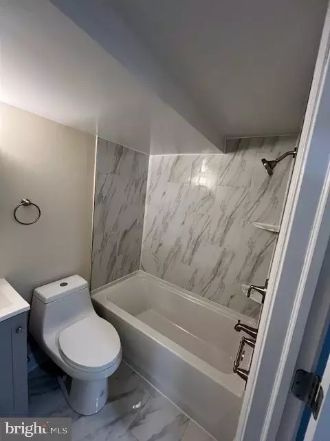 Bath - 619 48th St, Baltimore, MD 21224 photo 2 of 2