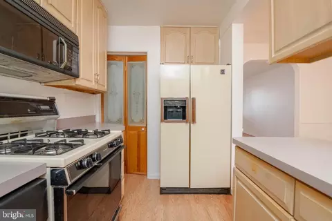 Entry Way - 7809 E Baltimore St, Baltimore, MD 21224 photo 5 of 5