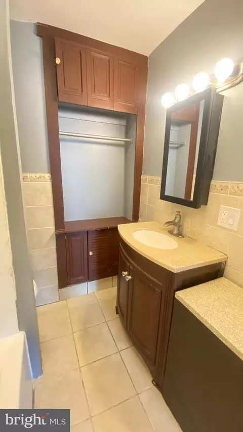 Bath - 200 Colgate Ave, Dundalk, MD 21222 photo 2 of 2