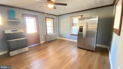 Entry Way - 200 Colgate Ave, Dundalk, MD 21222 photo 8 of 9