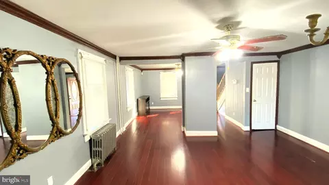 Entry Way - 200 Colgate Ave, Dundalk, MD 21222 photo 4 of 9