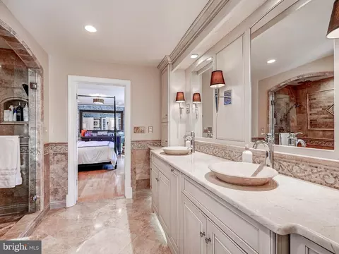 Bath - 7 Foundry Ct, Hunt Valley, MD 21030 photo 2 of 8
