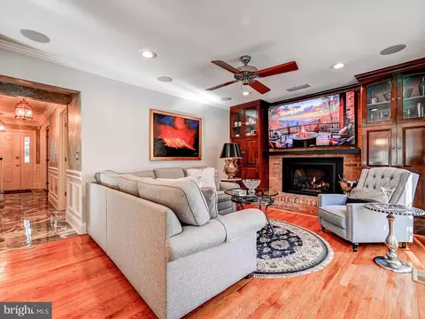 Living - 7 Foundry Ct, Hunt Valley, MD 21030 photo 5 of 9