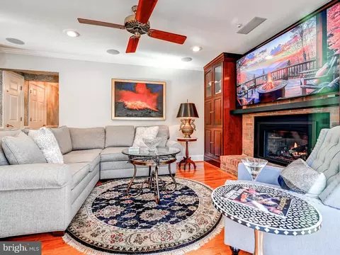 Living - 7 Foundry Ct, Hunt Valley, MD 21030 photo 6 of 9