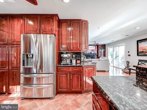 Kitchen - 7 Foundry Ct, Hunt Valley, MD 21030 photo 5 of 13