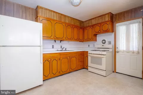 2405 Oak Manor Rd, Sparrows Point, MD 21219 photo 11