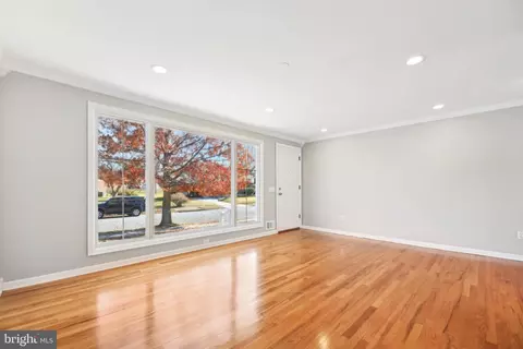 Living - 1816 Willann Rd, Rosedale, MD 21237 photo 3 of 5
