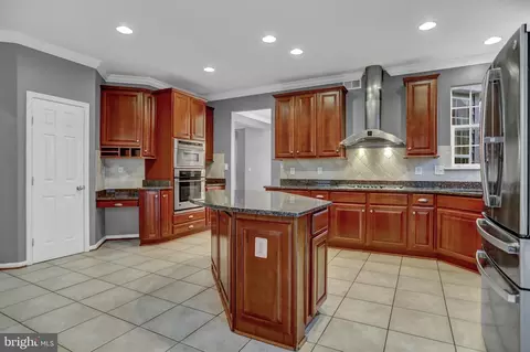 Kitchen - 2000 Thistlewood Rd, Baltimore, MD 21209 photo 2 of 4